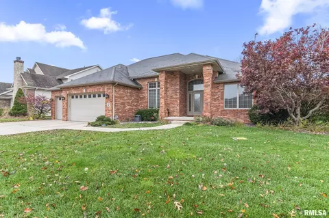 Exterior - 2205 Interlacken Dr, Springfield, IL 62704 photo 2 of 5