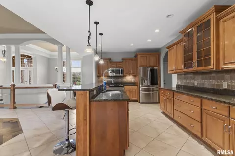 Kitchen - 2205 Interlacken Dr, Springfield, IL 62704 photo 4 of 4