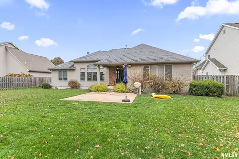 Exterior - 2205 Interlacken Dr, Springfield, IL 62704 photo 3 of 5