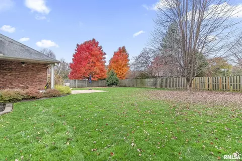 Exterior - 2205 Interlacken Dr, Springfield, IL 62704 photo 4 of 5