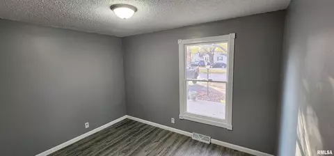 2708 S Walnut St, Springfield, IL 62704 photo 21