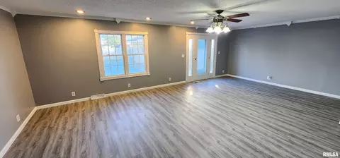 2708 S Walnut St, Springfield, IL 62704 photo 9
