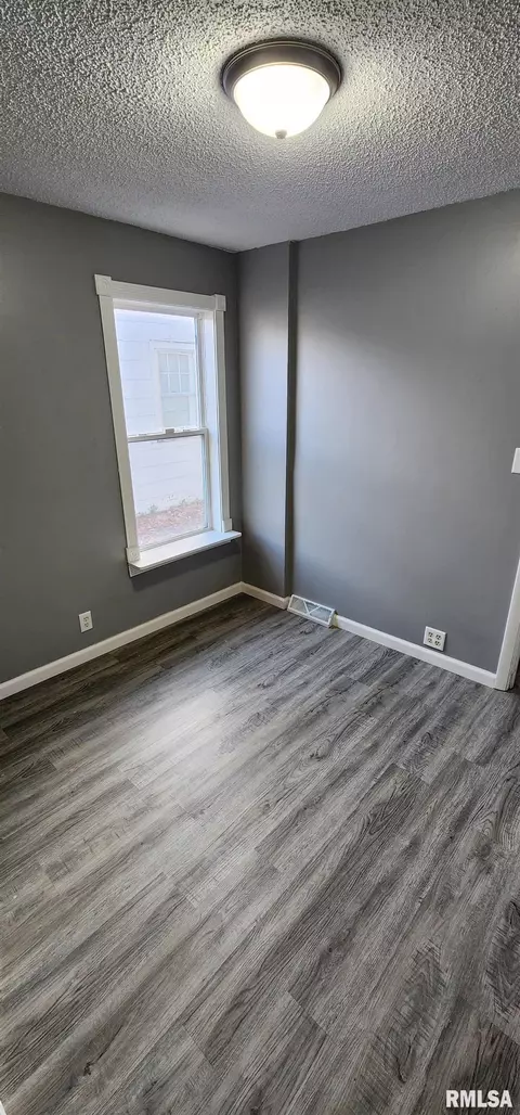 2708 S Walnut St, Springfield, IL 62704 photo 19