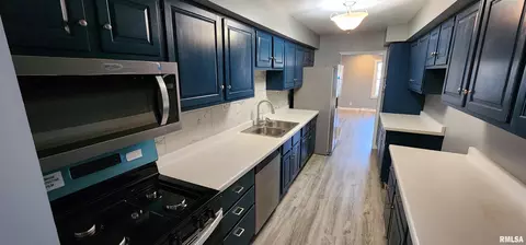2708 S Walnut St, Springfield, IL 62704 photo 6
