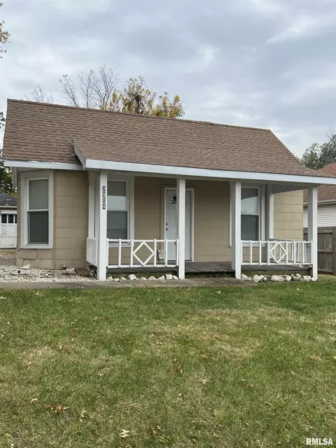 2904 Lind St, Quincy, IL 62301