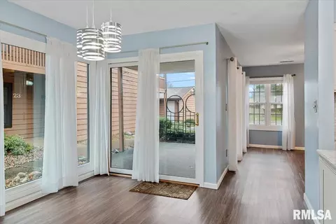 Entry Way - 2645 Cooper Ave, Springfield, IL 62704 photo 3 of 3