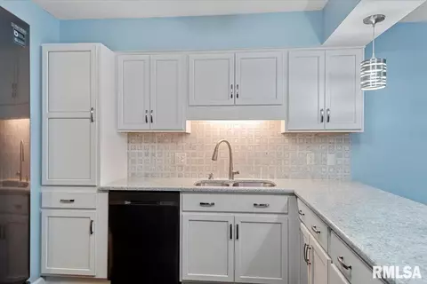 Kitchen - 2645 Cooper Ave, Springfield, IL 62704 photo 3 of 5