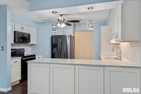 Kitchen - 2645 Cooper Ave, Springfield, IL 62704 photo 1 of 5