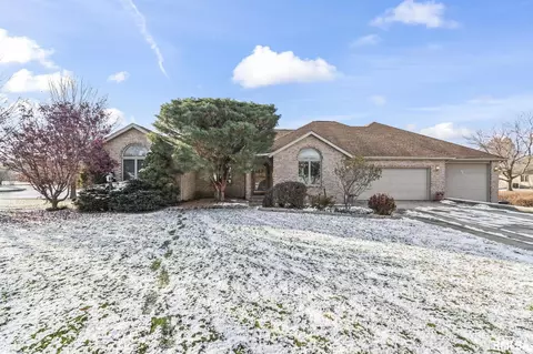 1357 Annandale Rd, New Berlin, IL 62670