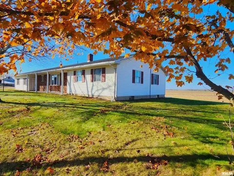 10932 W Oakford Ave, Oakford, IL 62673