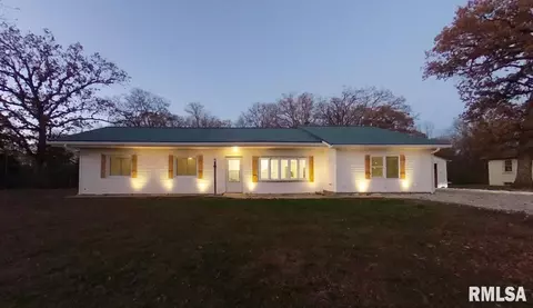 6125 N Hickory Grove Dr, Quincy, IL 62305