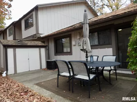 17 Juniper Ln, Springfield, IL 62704 photo 4