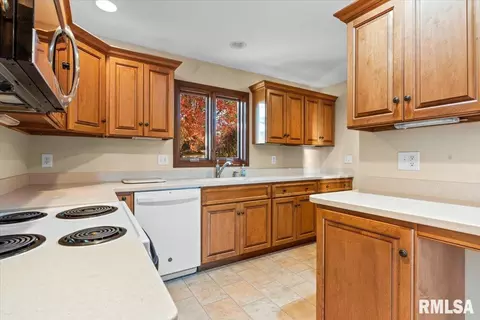 105 Oxford Rd, Springfield, IL 62704 photo 14