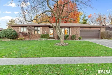 105 Oxford Rd, Springfield, IL 62704