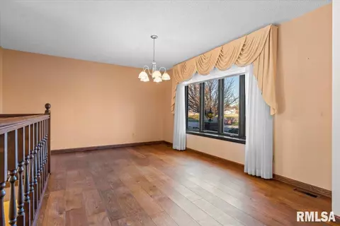 105 Oxford Rd, Springfield, IL 62704 photo 9