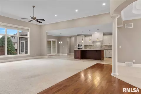 2412 Wimbledon Pl, Springfield, IL 62704 photo 8