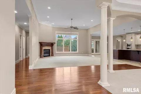 2412 Wimbledon Pl, Springfield, IL 62704 photo 6