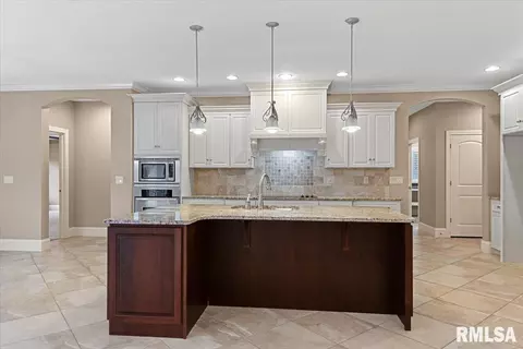 2412 Wimbledon Pl, Springfield, IL 62704 photo 13