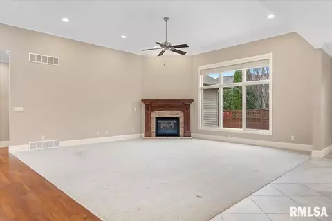 2412 Wimbledon Pl, Springfield, IL 62704 photo 11