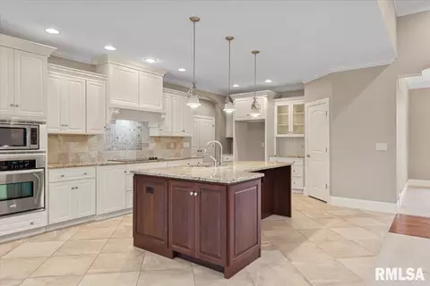 2412 Wimbledon Pl, Springfield, IL 62704 photo 14