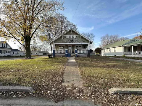 608 S Main St, Pleasant Hill, IL 62366