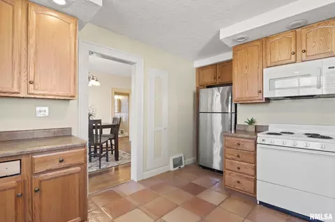 2128 S 4th St, Springfield, IL 62703 photo 9