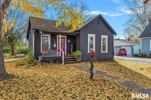 829 W Lafayette Ave, Jacksonville, IL 62650