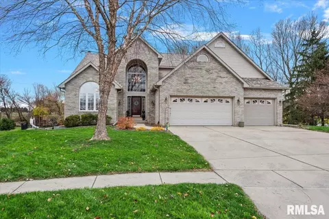 333 Estes Park Dr, Chatham, IL 62629