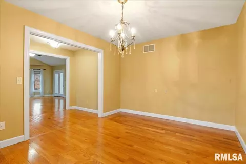 7 Chimney View Ln, Springfield, IL 62707 photo 4