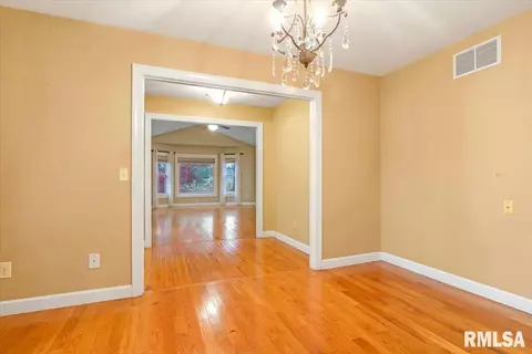 7 Chimney View Ln, Springfield, IL 62707 photo 3