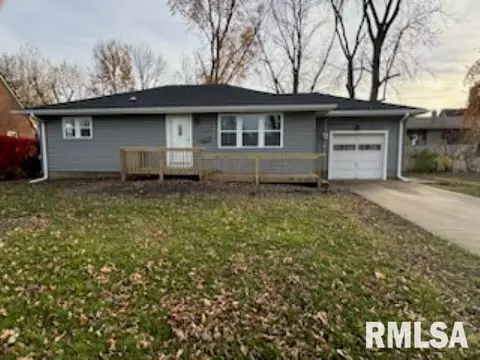189 E Greenwood Ave, Jacksonville, IL 62650