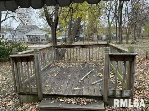1040 N Walnut St, Springfield, IL 62702 photo 6