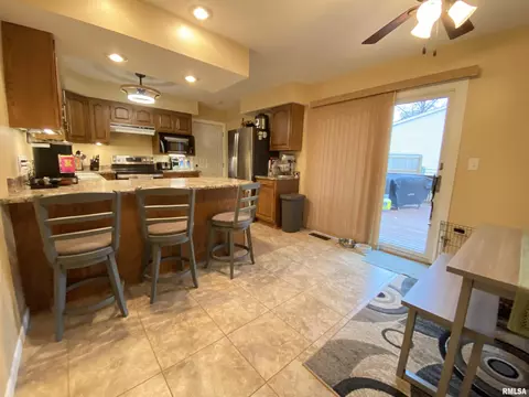 106 Windsor Rd, Springfield, IL 62702 photo 5