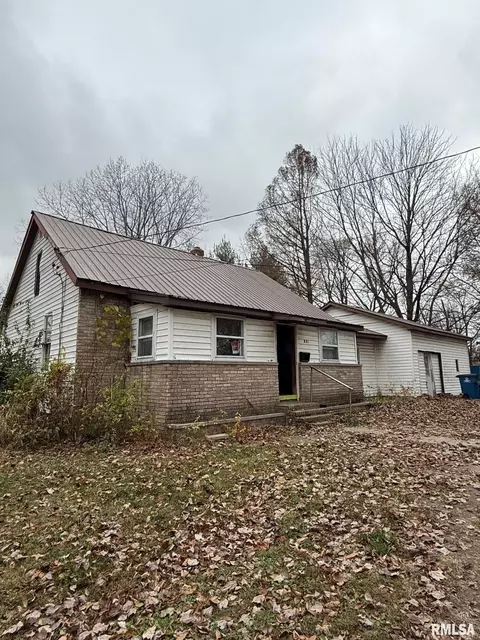 831 S Baltimore St, Olney, IL 62450