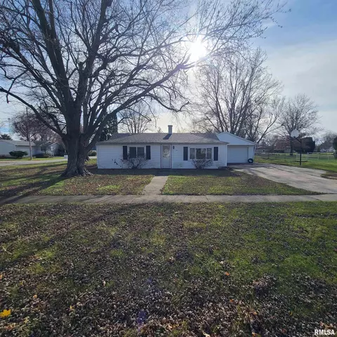 146 E Willard St, Wataga, IL 61488