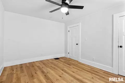 Bedroom - 842 S Macarthur Blvd, Springfield, IL 62704 photo 2 of 10