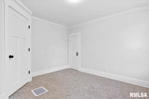 Bedroom - 842 S Macarthur Blvd, Springfield, IL 62704 photo 5 of 10