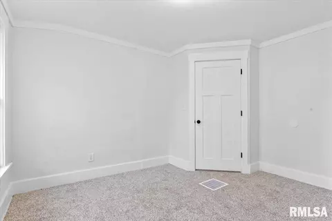 Bedroom - 842 S Macarthur Blvd, Springfield, IL 62704 photo 4 of 10