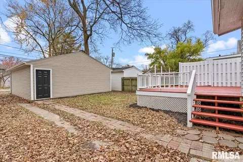 Exterior - 842 S Macarthur Blvd, Springfield, IL 62704 photo 9 of 11