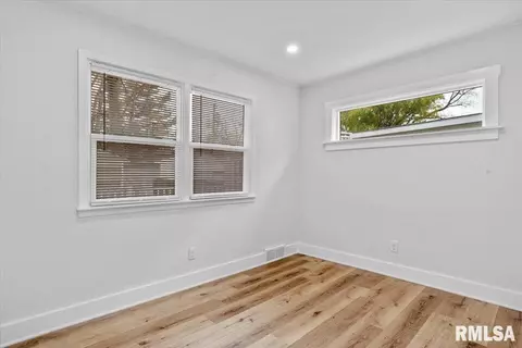 Bedroom - 842 S Macarthur Blvd, Springfield, IL 62704 photo 10 of 10