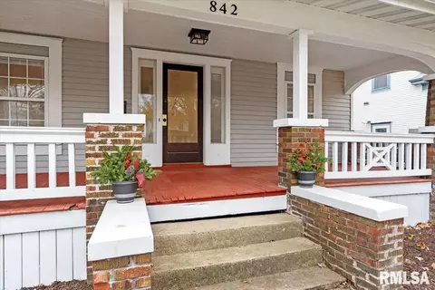Exterior - 842 S Macarthur Blvd, Springfield, IL 62704 photo 4 of 11