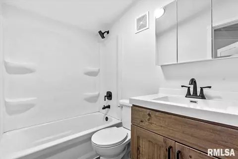 Bath - 842 S Macarthur Blvd, Springfield, IL 62704 photo 2 of 2