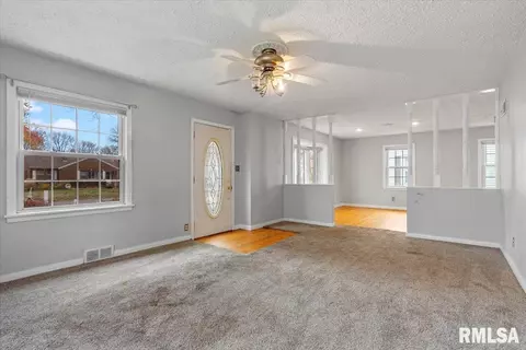2405 S State St, Springfield, IL 62704 photo 11