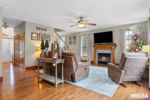 Living - 4532 Greenbriar Dr, Springfield, IL 62711 photo 1 of 5