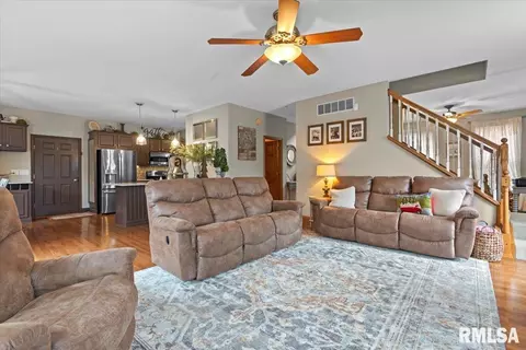Living - 4532 Greenbriar Dr, Springfield, IL 62711 photo 5 of 5