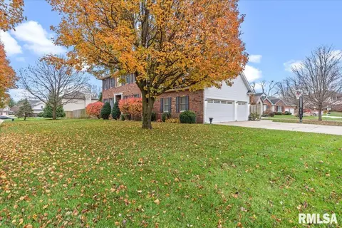 Exterior - 4532 Greenbriar Dr, Springfield, IL 62711 photo 4 of 16