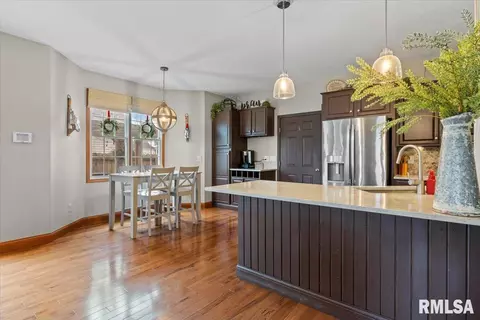 Kitchen - 4532 Greenbriar Dr, Springfield, IL 62711 photo 5 of 6