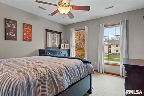 Bedroom - 4532 Greenbriar Dr, Springfield, IL 62711 photo 7 of 8