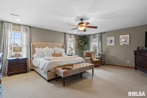Bedroom - 4532 Greenbriar Dr, Springfield, IL 62711 photo 1 of 8