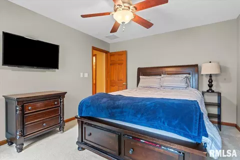 Bedroom - 4532 Greenbriar Dr, Springfield, IL 62711 photo 8 of 8